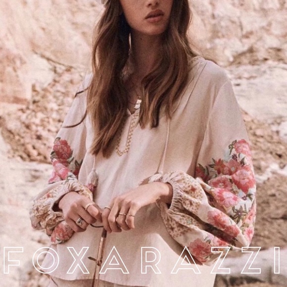 🌸Embroidered Floral Bell Sleeve Boho Tunic - Picture 3 of 8